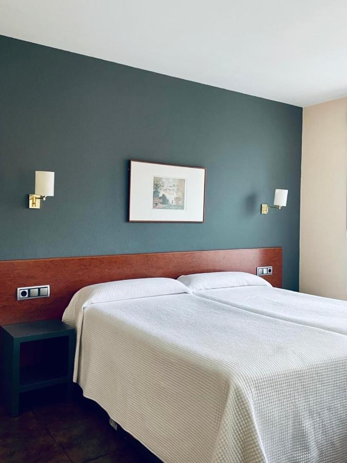 Hotel Yerri Естелья Екстер'єр фото