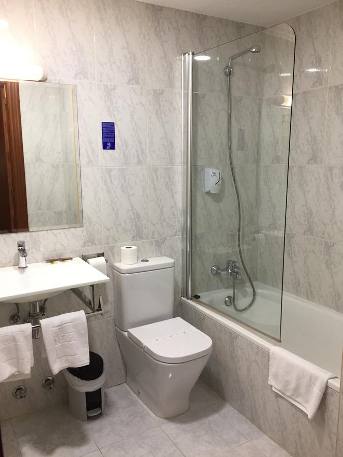 Hotel Yerri Естелья Екстер'єр фото