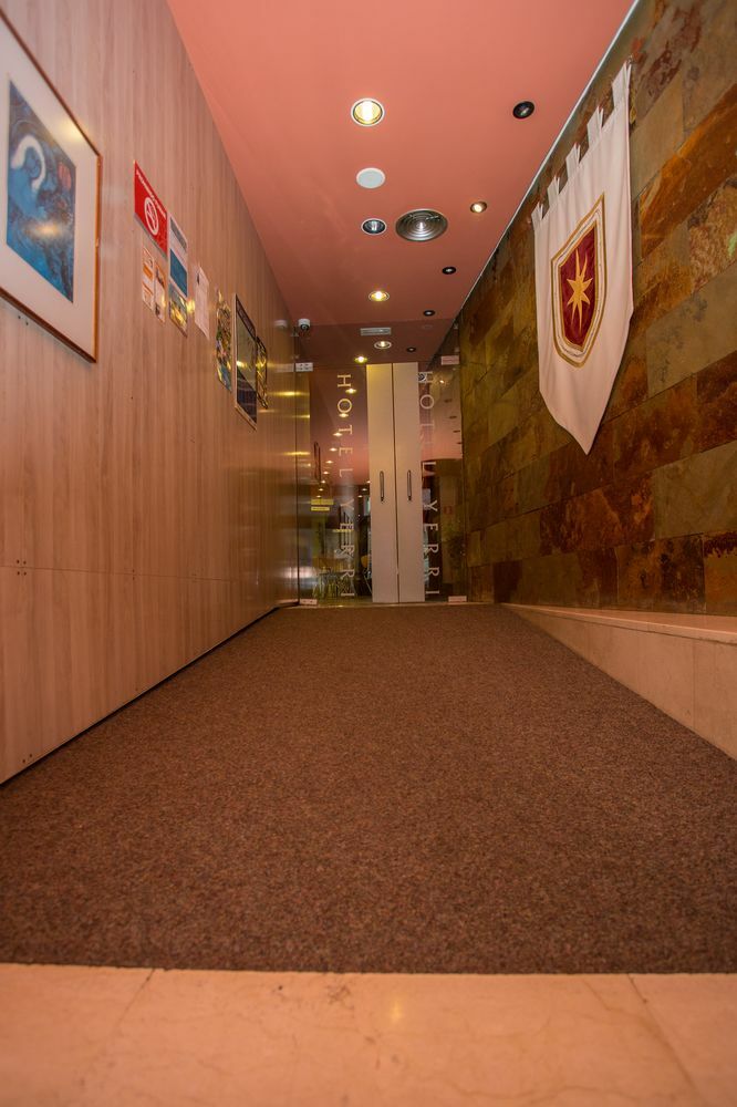 Hotel Yerri Естелья Екстер'єр фото